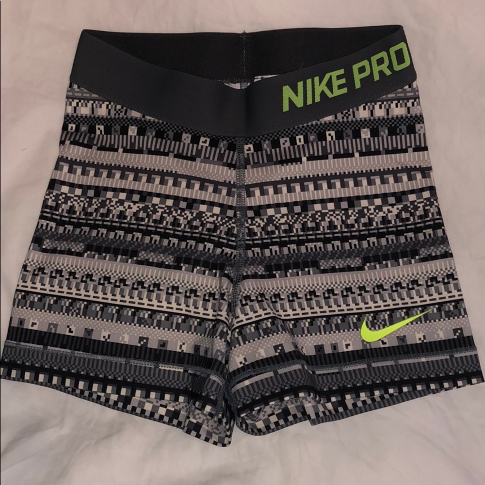 Nike Pro shorts excellent condition sz xs